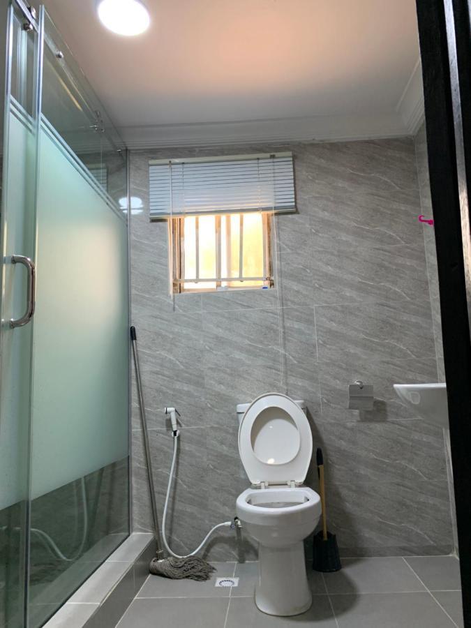 Cozy Airport Mini Flat: 24/7 Power, Full Amenities & Entertainment